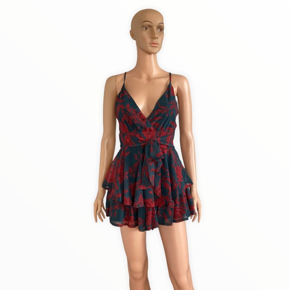 SAINTS AND SECRETS Floral Spaghetti Strap Low-Cut Flared Tiered Flowy Romper S